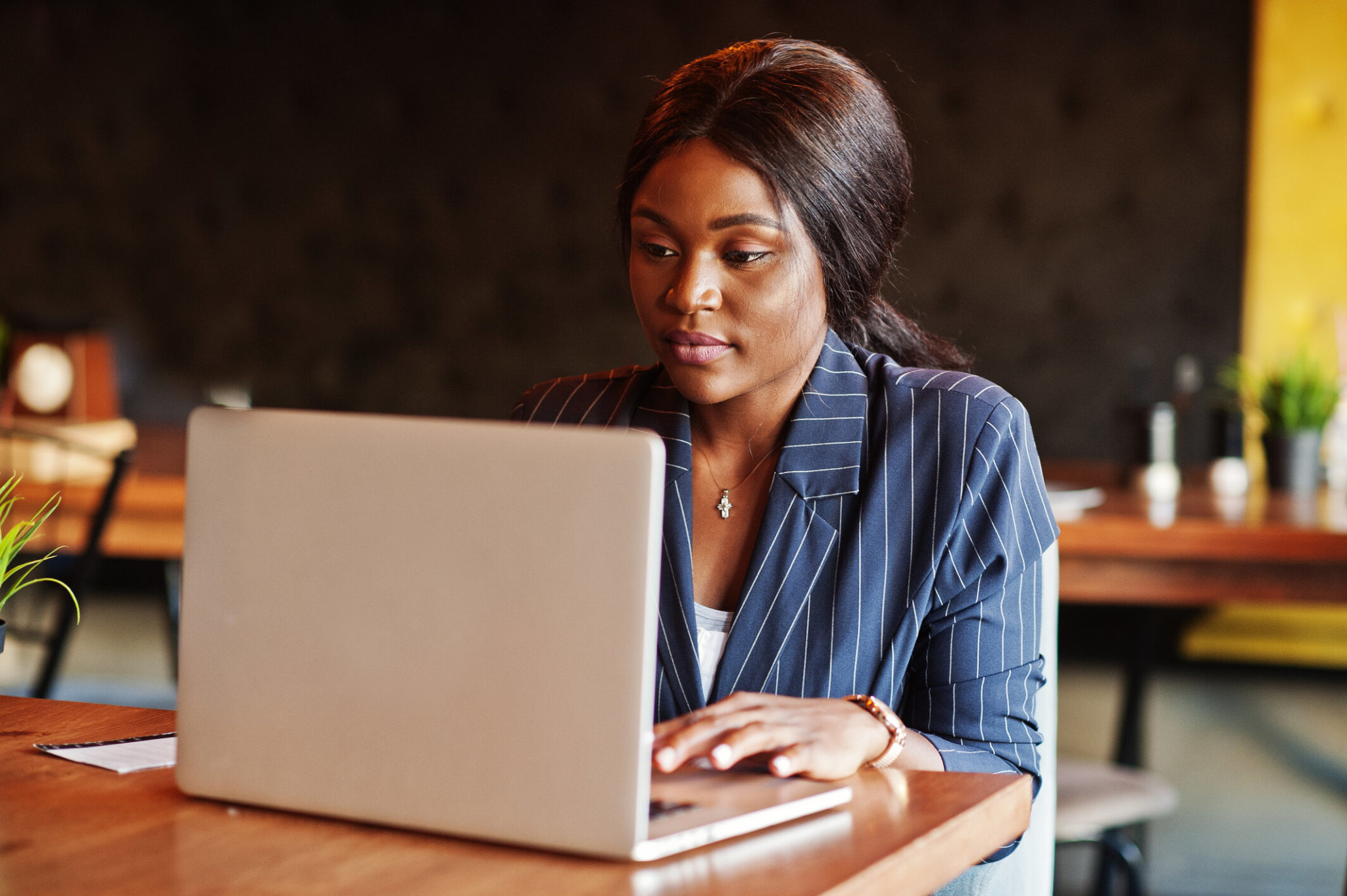 business woman best business coaching for female entrepreneurs